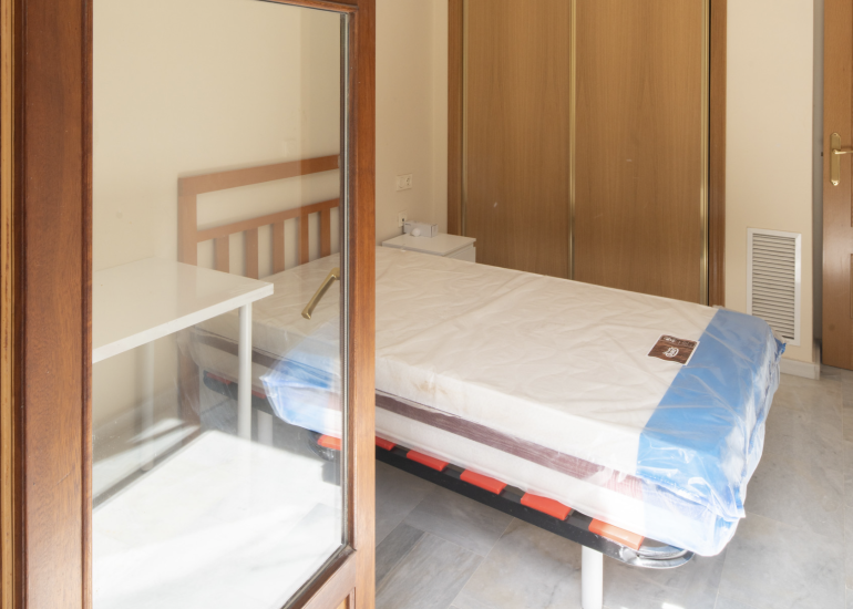 Standard Single Room with Balcony